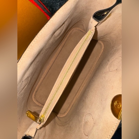 Louis Vuitton Flandrin Handbag Monogram Canvas and Leather - Picture 4 of 11